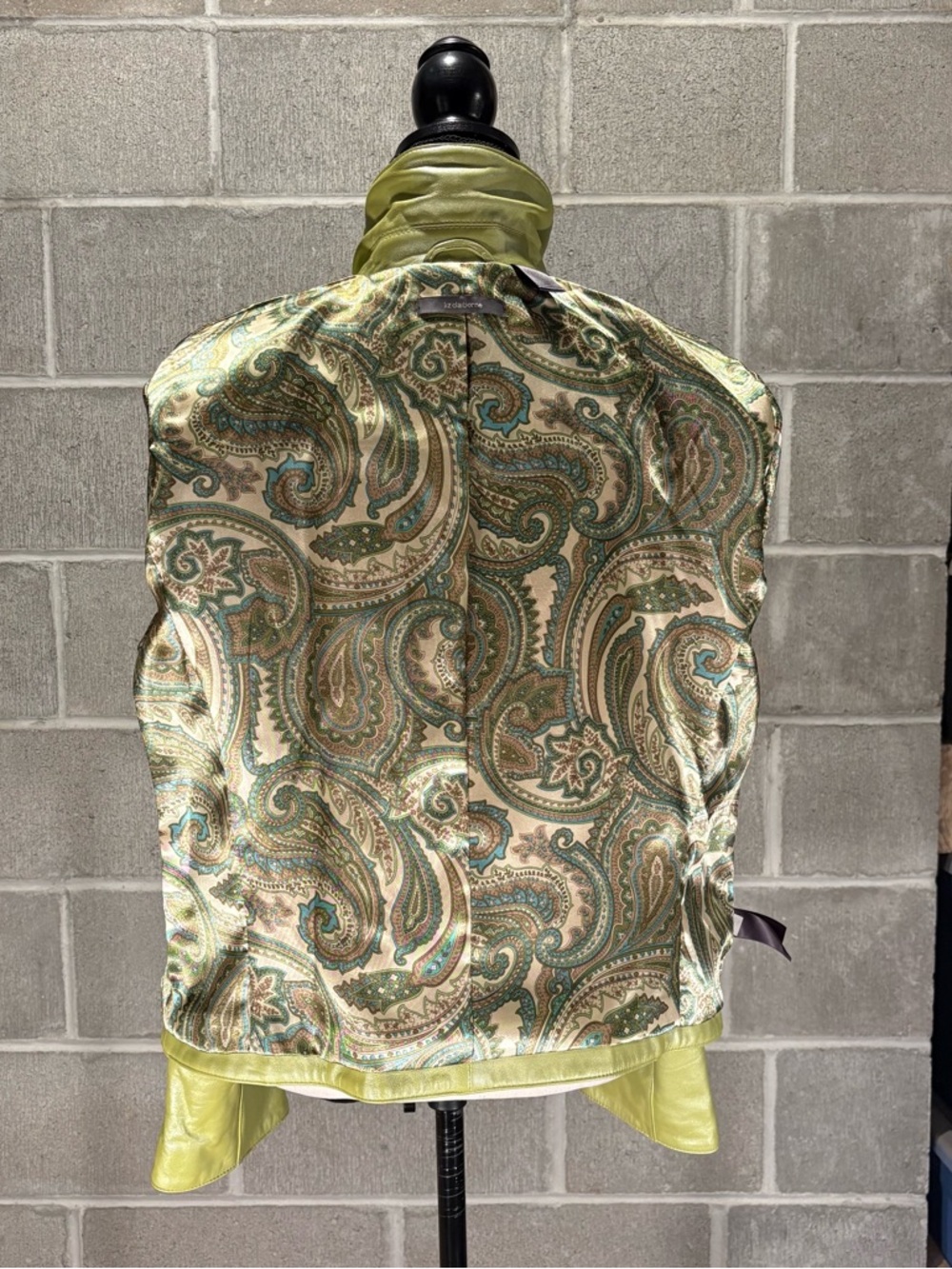 Liz Claiborne genuine leather jacket. - Picture 8 of 14